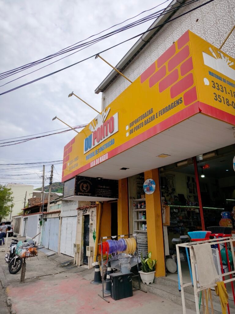 Imagem da foto lateral da loja de material de construção da Du Ponto em Realengo